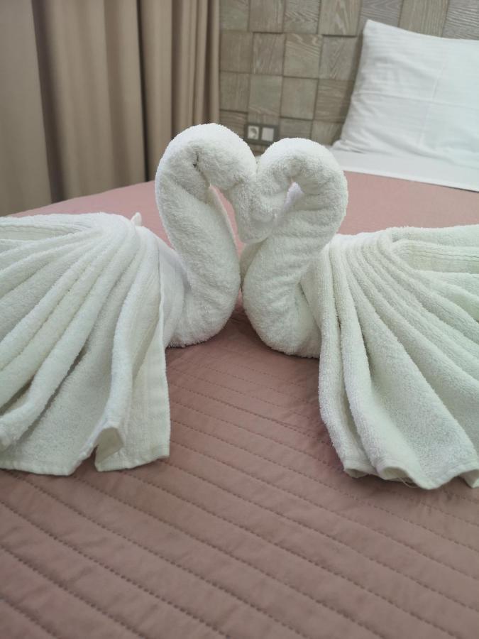 Amalia Deluxe Villas Vrasná エクステリア 写真