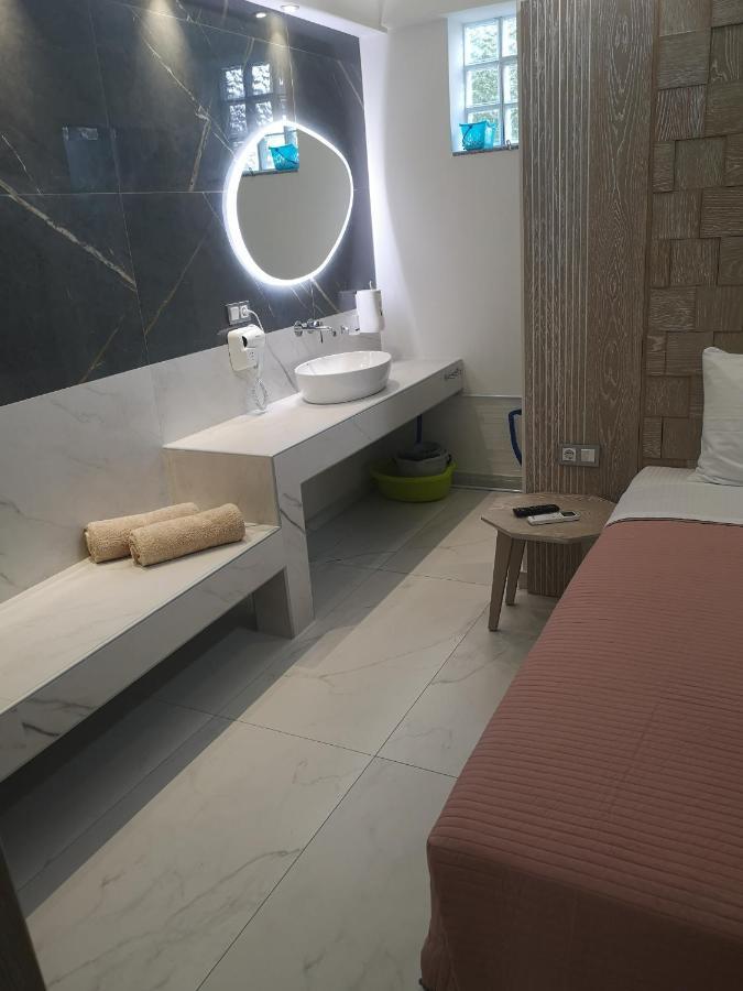 Amalia Deluxe Villas Vrasná エクステリア 写真