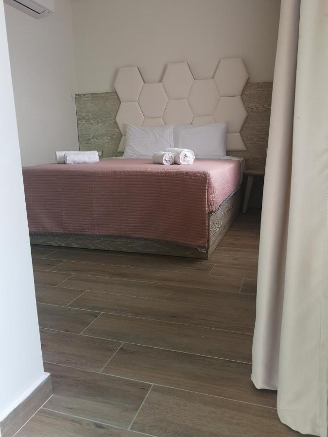 Amalia Deluxe Villas Vrasná エクステリア 写真
